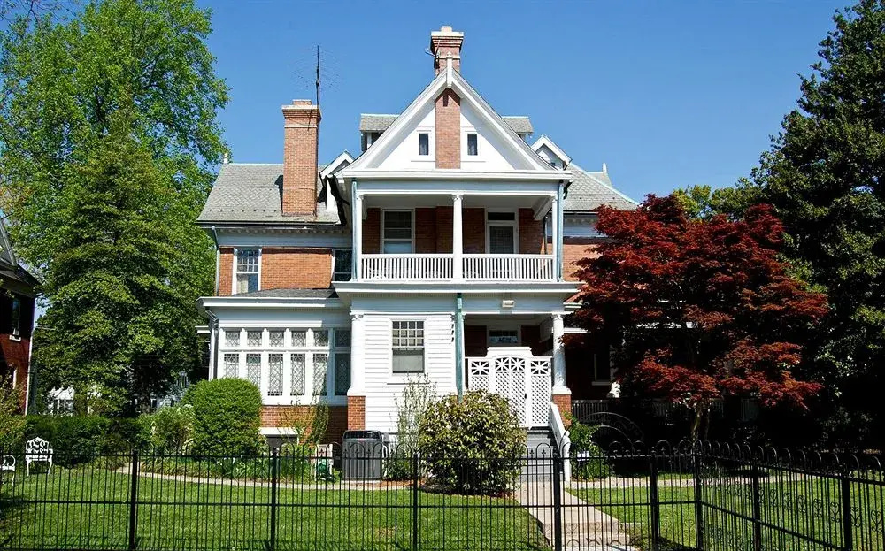 The Albanus Phillips Inn - Photo 1