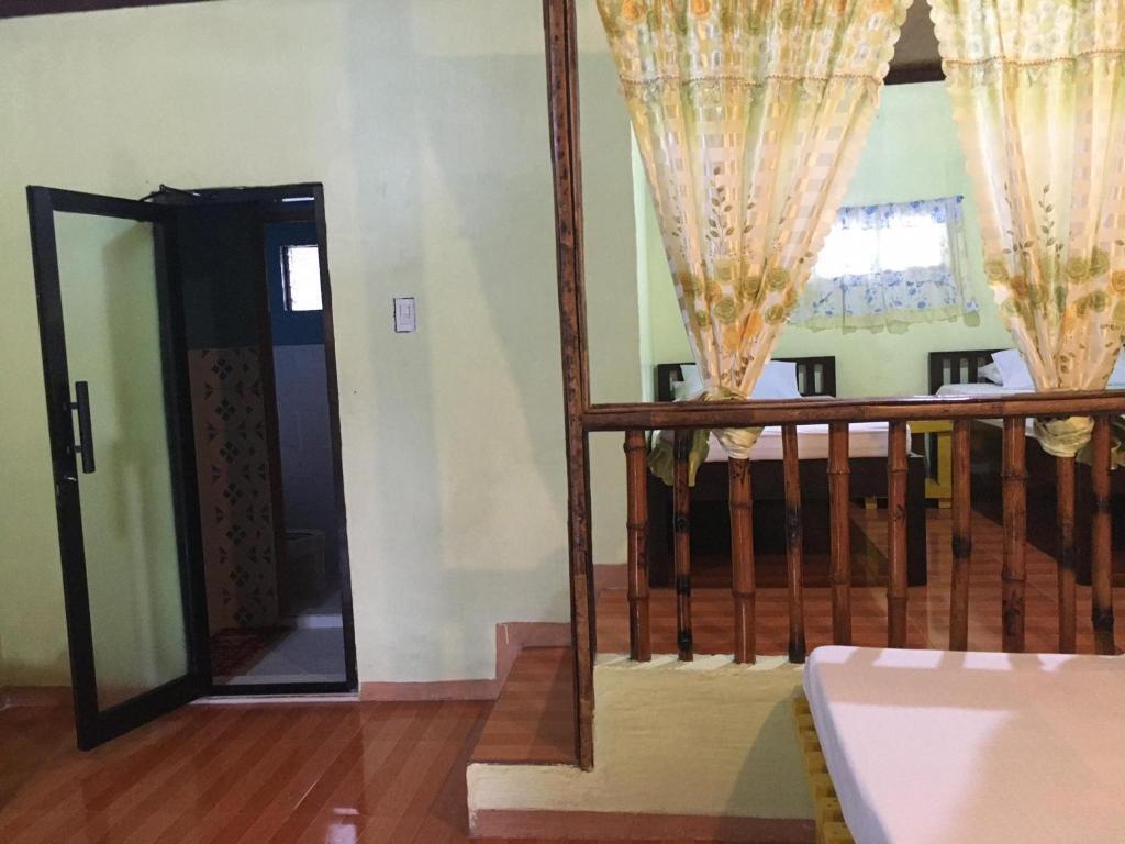 Семейный номер Standard в Bohol Sea Breeze Cottages & Resort