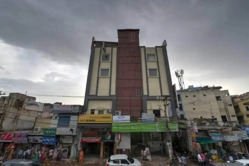 Airport Hotel Mahal