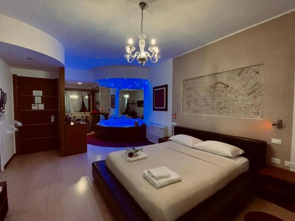 Standard Double room (full double bed)