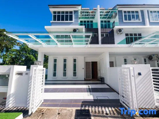 Batu Ferringhi Elegant Grey Marble 5 Bedrooms Penang Homestay Penang