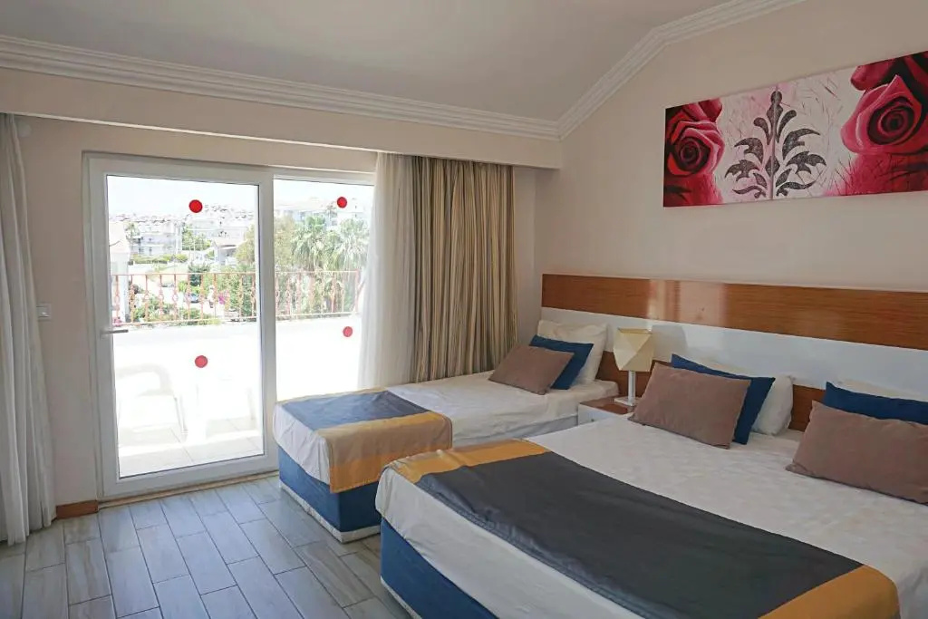 Standard Triple room