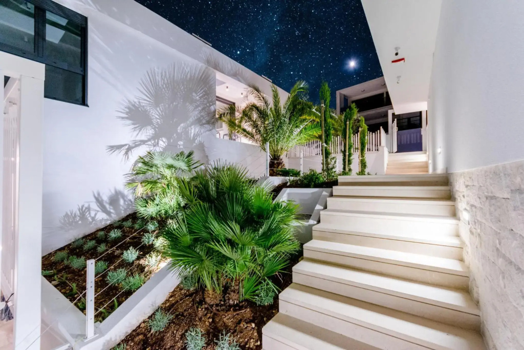 Luxury Villa Complex Pax & Vitae With Heated Infinity Pools, 16 Sleeps