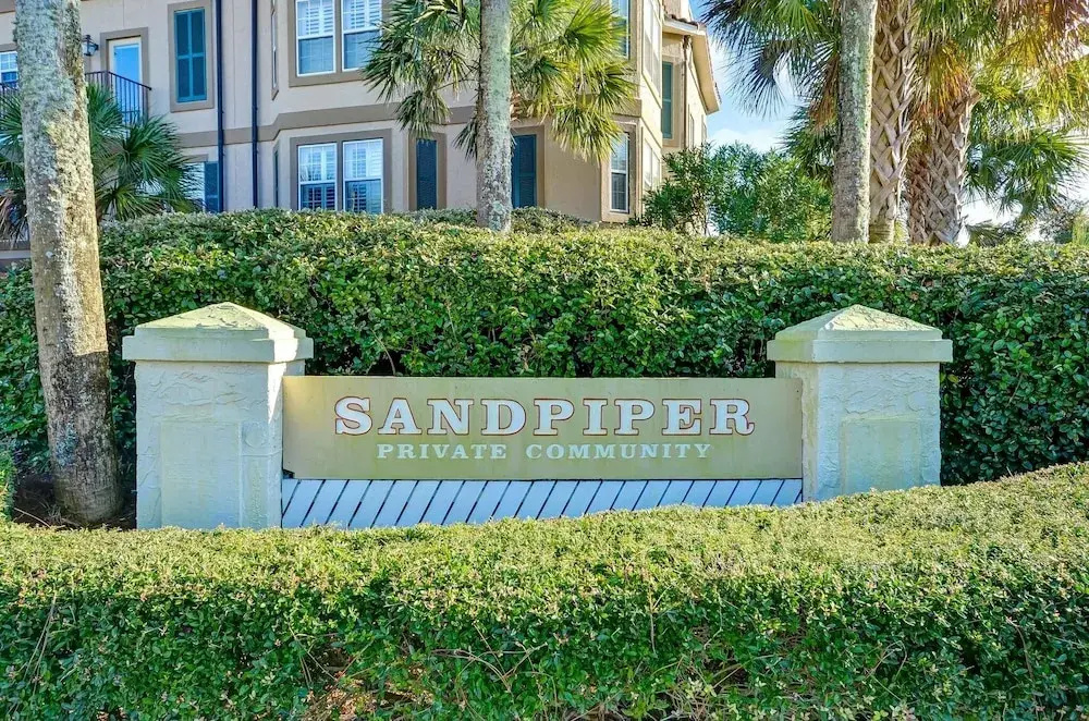 Steps to The Beach - 3BR Ocean View