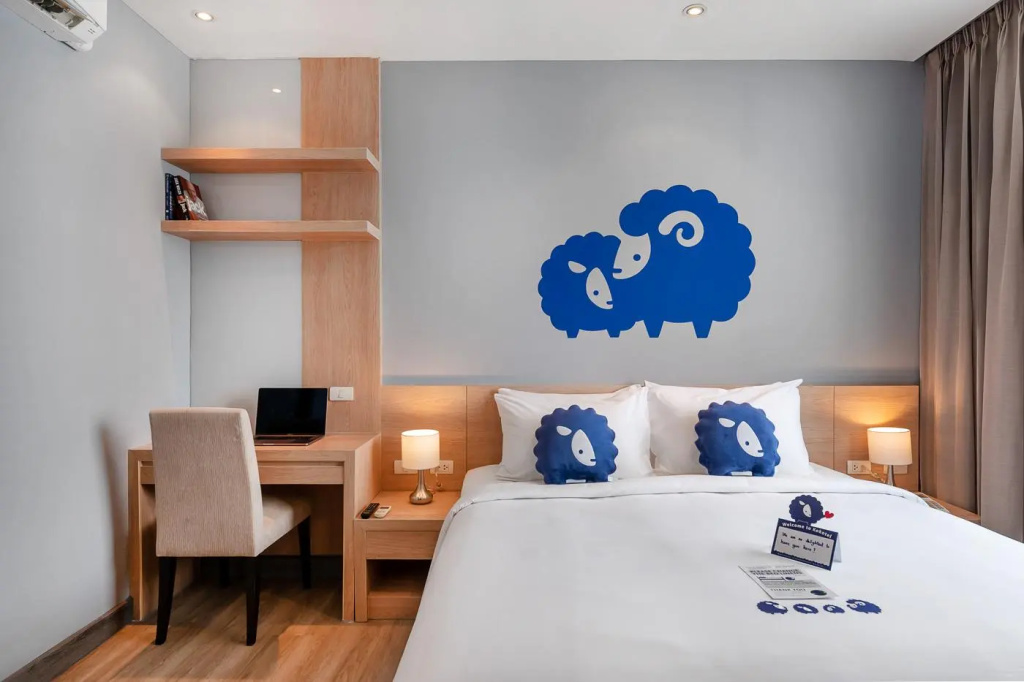 Deluxe Double room (full double bed)