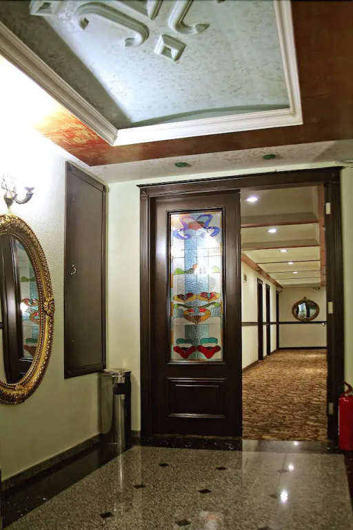Lobby & Reception