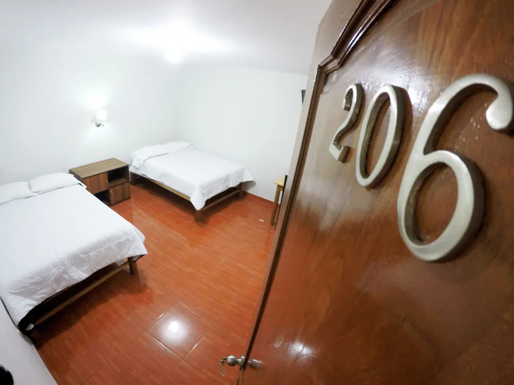 Hotel Valencia - фото 2