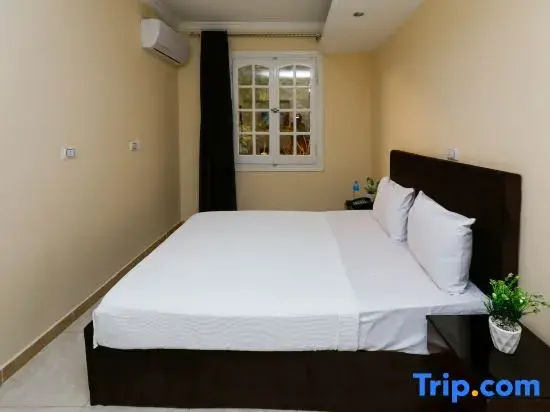 Standard Double room with garden view (full double bed)