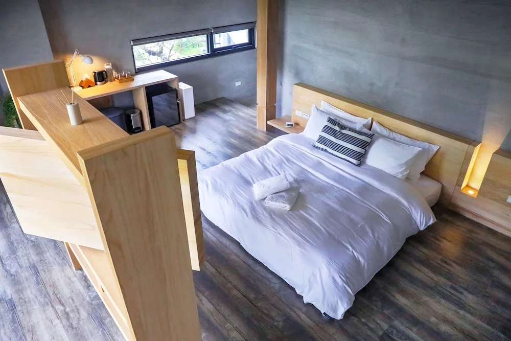 Deluxe Double room (full double bed)