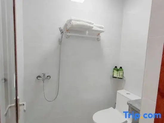 Zhaoqing Shiguang Apartment (Checheng Bar Street)