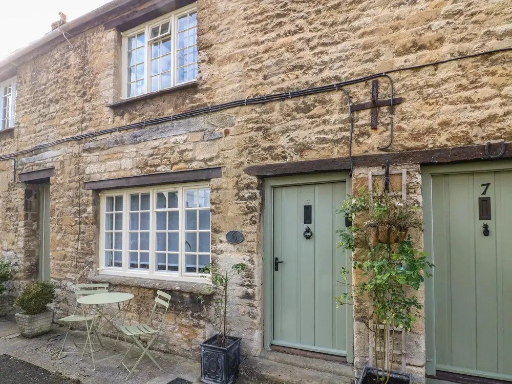 6 George Yard
