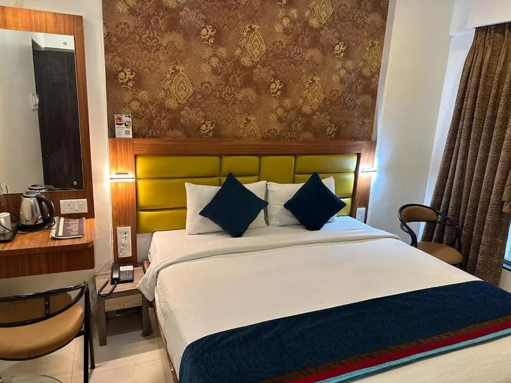 Hotel SriKrishna Paradise Thane Airoli image 2