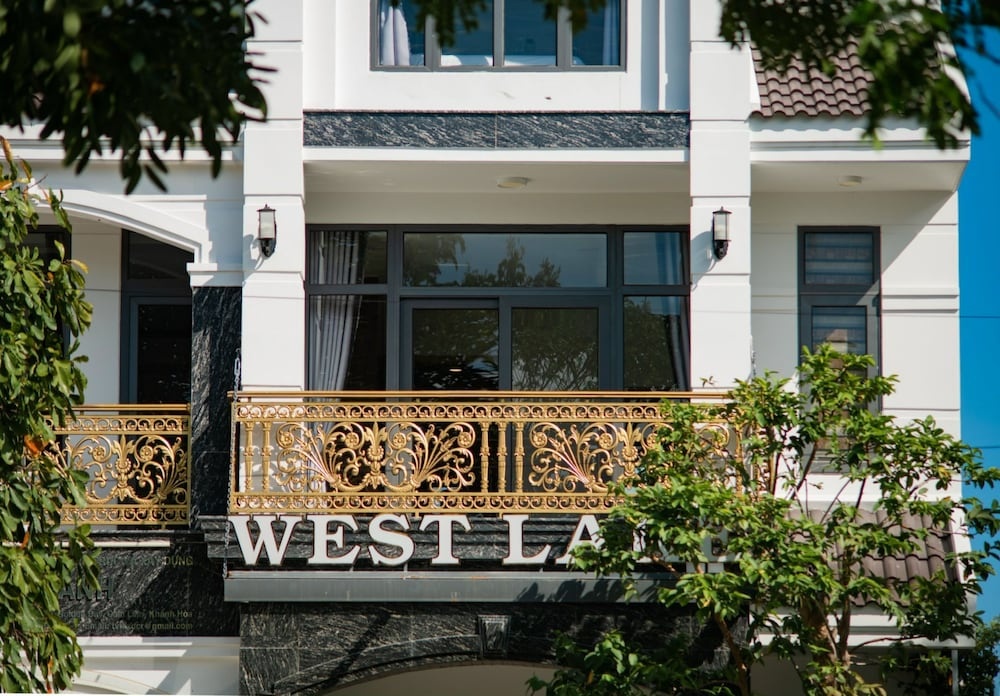 West Lake Hotel in Cam Lam