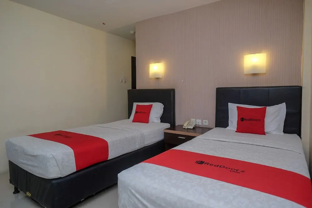 RedDoorz Plus @ Grand Populer Hotel - Chambres