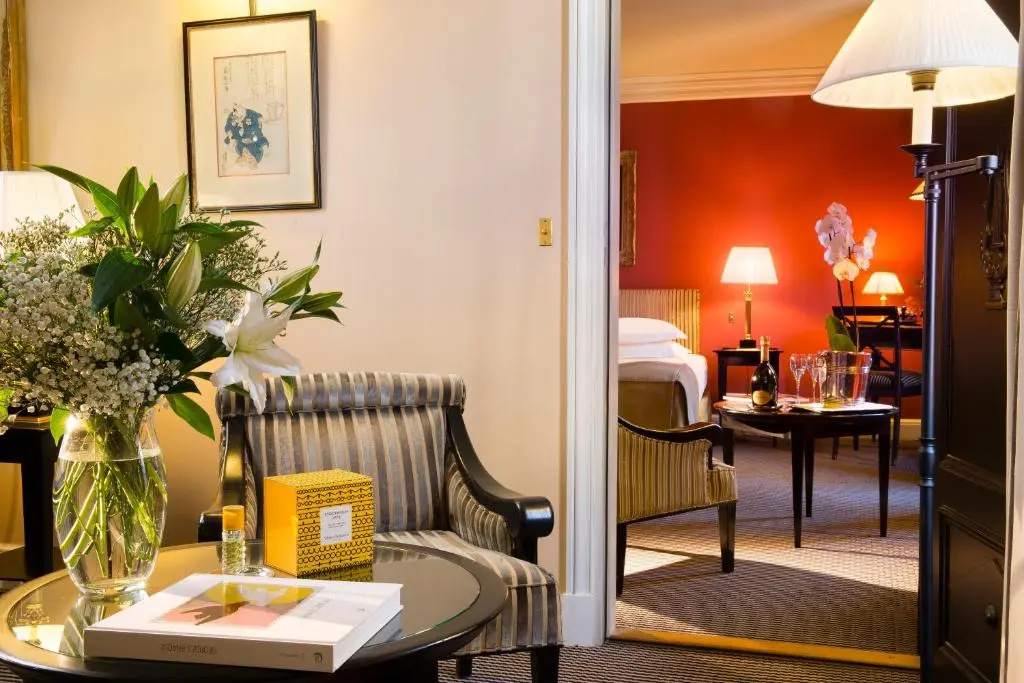 Deluxe Double Suite (full double bed)