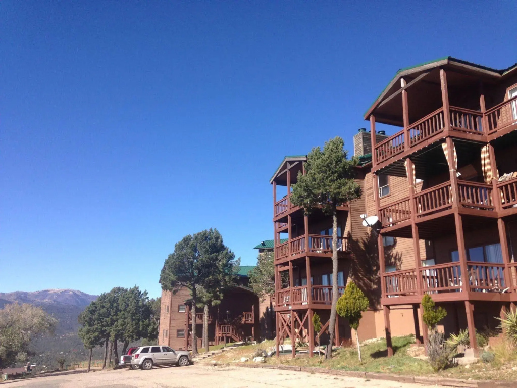 Tiara Del Sol Condos
