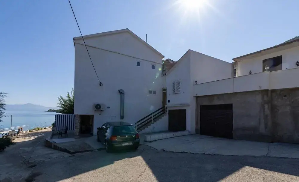 House The Bay