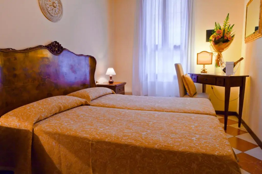 Standard Double room (twin beds)