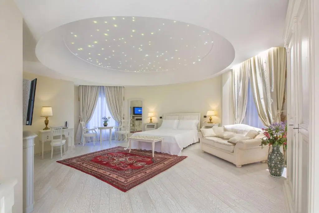 Junior Suite with pool view