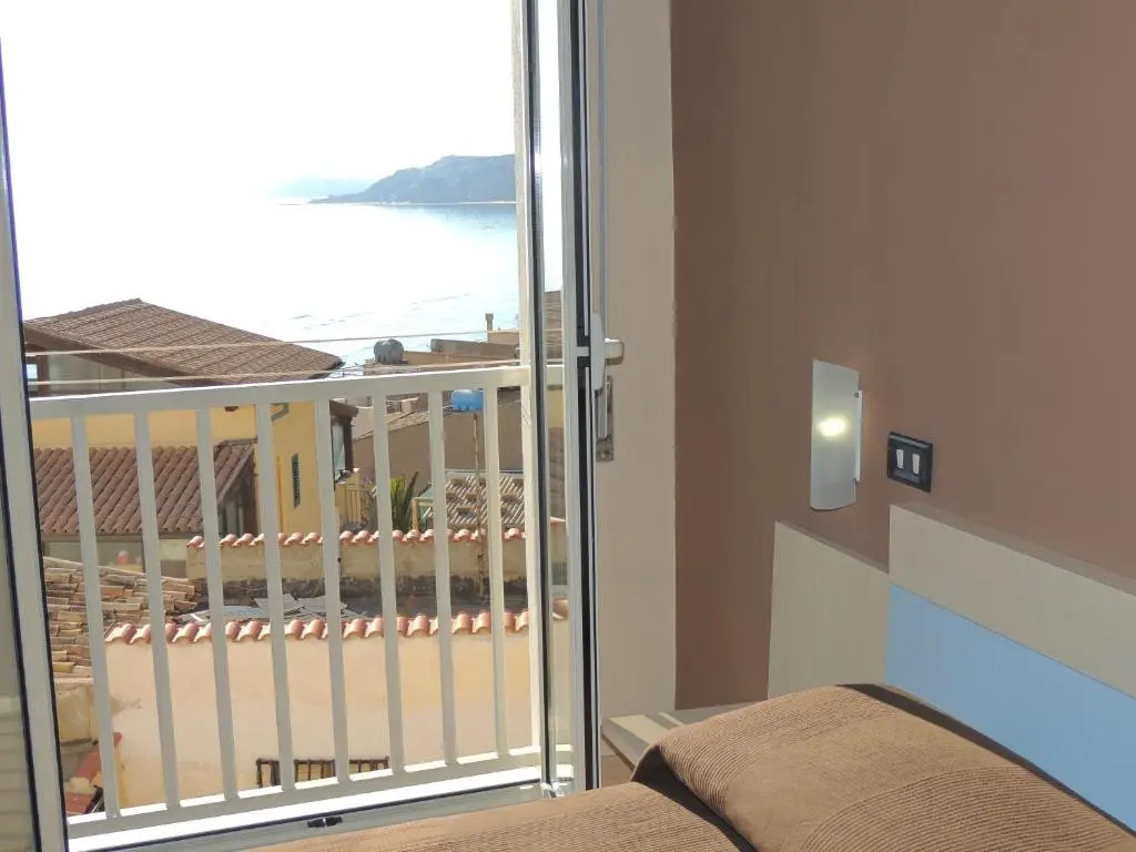 Balcony & Terrace