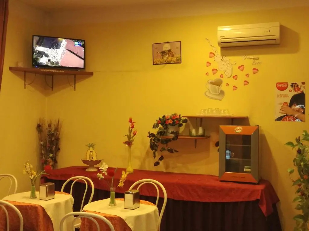 Food & Beverage