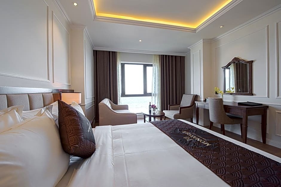 Monarque Hotel Danang