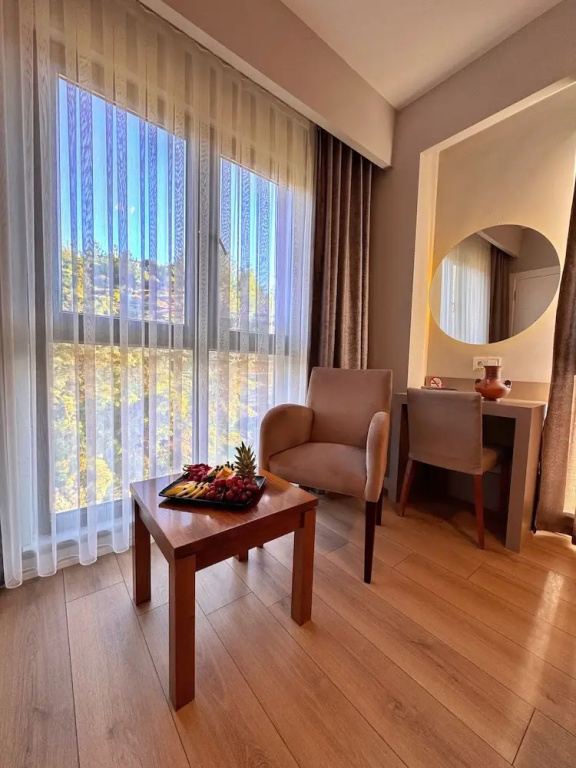 Superior Double room with partial sea view (full double bed)