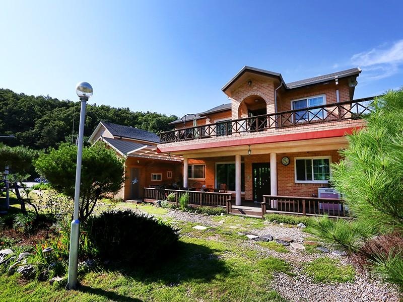 Yangpyeong Jinggumdari Pension