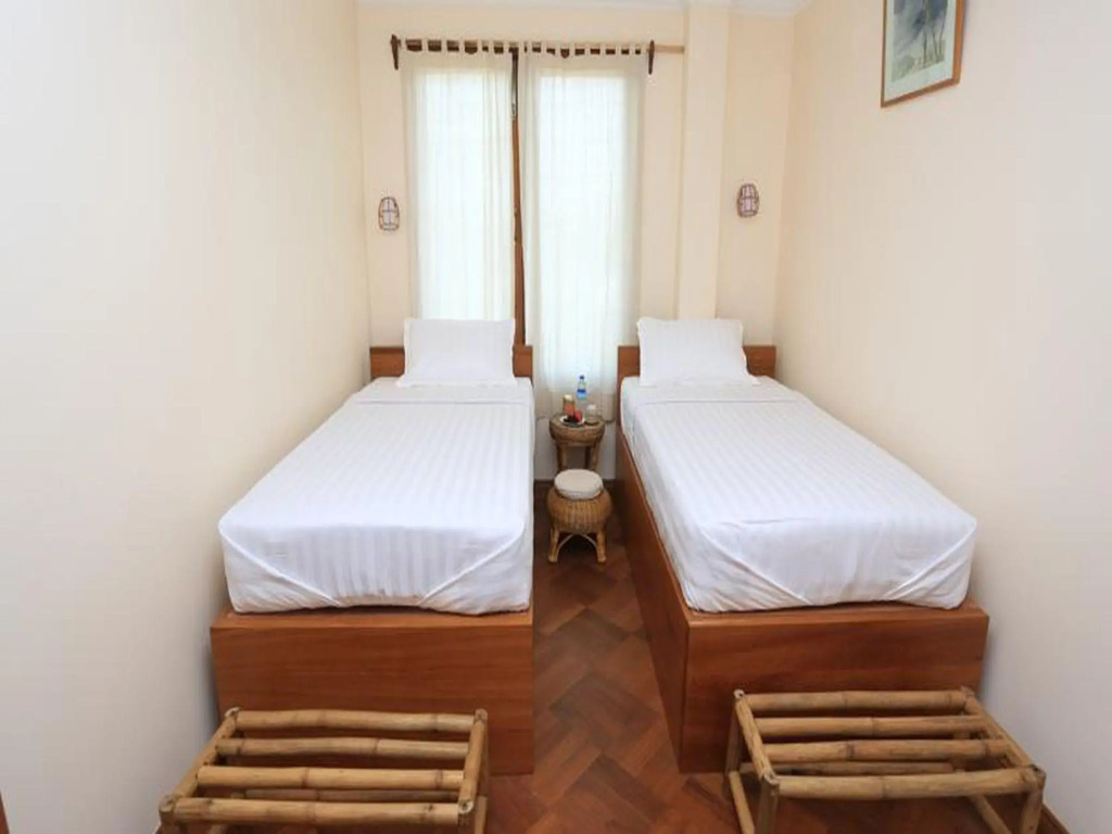 Deluxe Double room (full double bed)