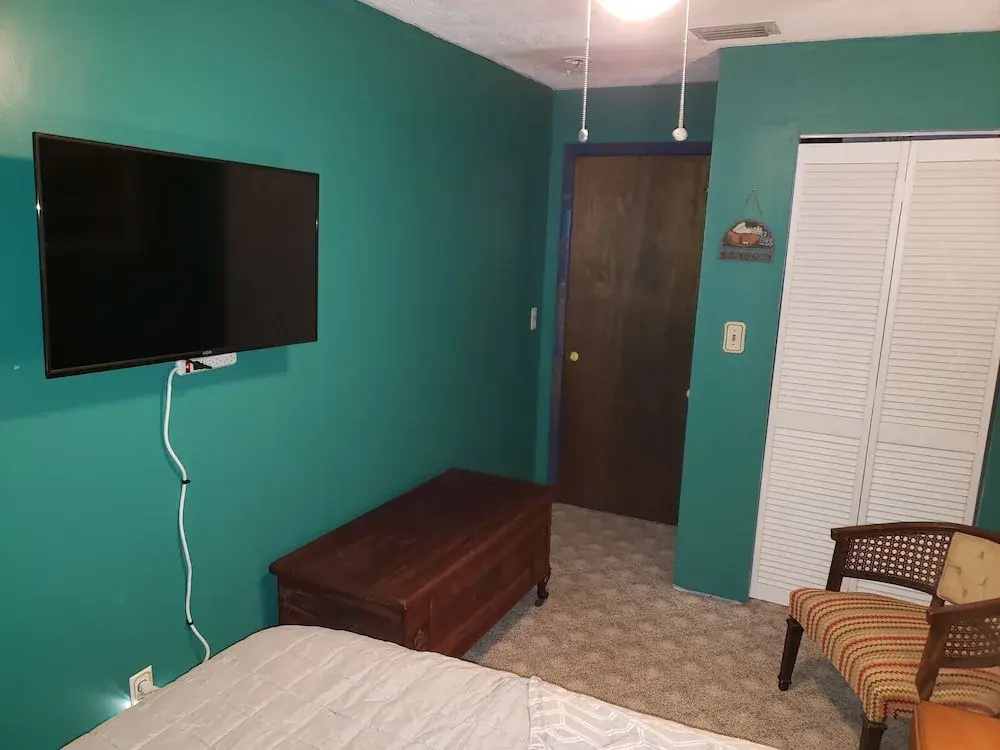 Economy room