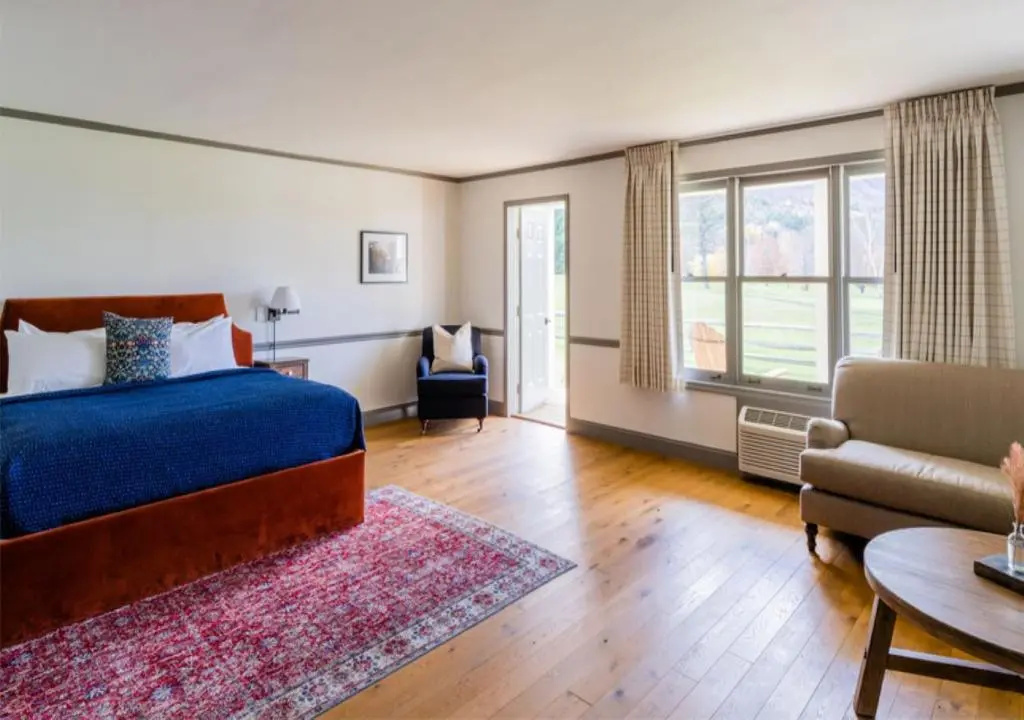 Deluxe Double Suite (full double bed)