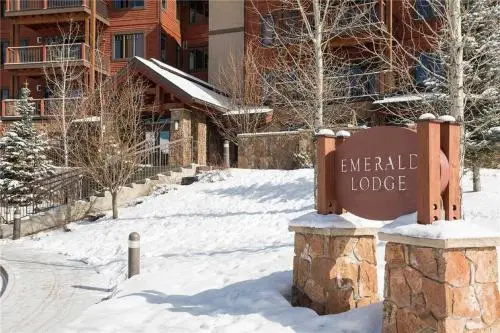5208 Emerald Lodge, Trappeur's Crossing