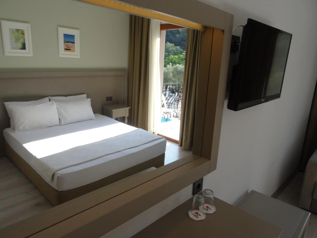 Hotel Pine Valley — 5