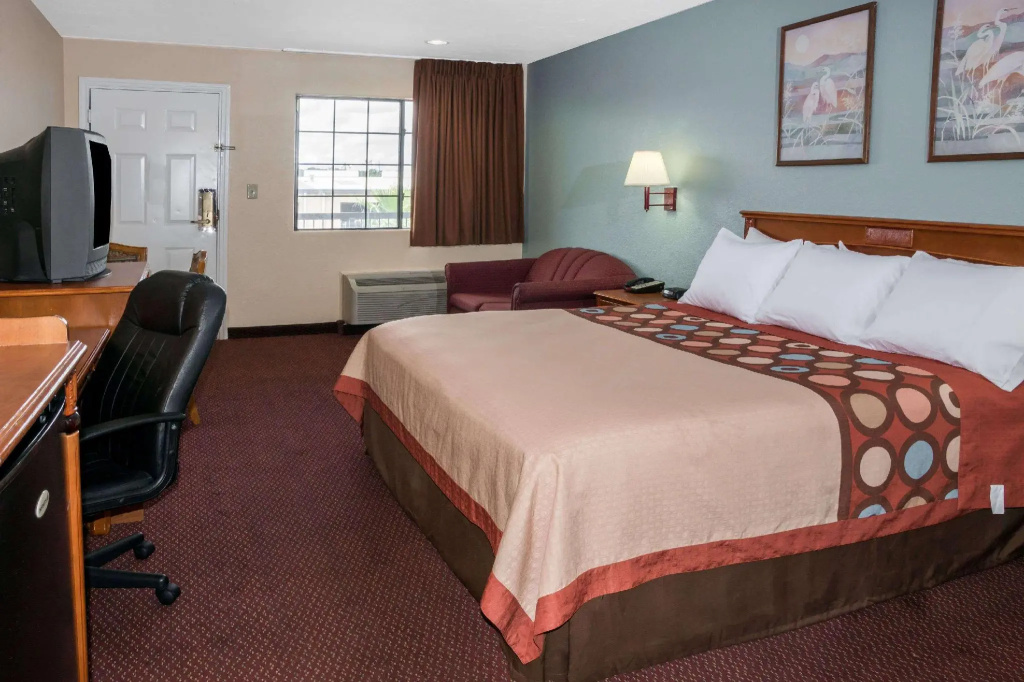 Standard Double room (full double bed)