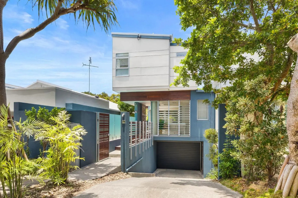 Ferguson St Family Home in Fabulous Location