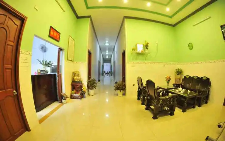 Lobby & Reception