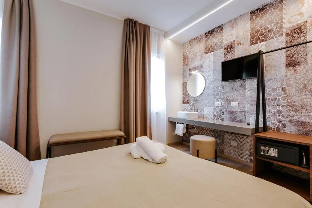 Standard Double room (full double bed)