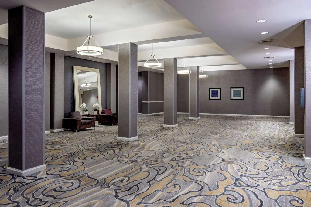 DoubleTree by Hilton Chicago - North Shore Conference Center - Général