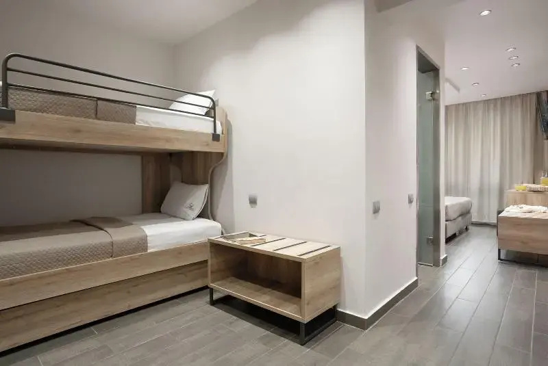 2 Bedrooms Standard Double Family room (full double bed)