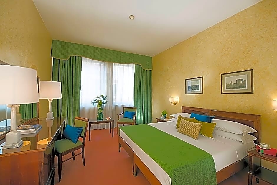 Bettoja Hotel Mediterraneo Room Type - Classic Triple Room Bettoja Hotel Mediterraneo Room Type - Classic Triple Room