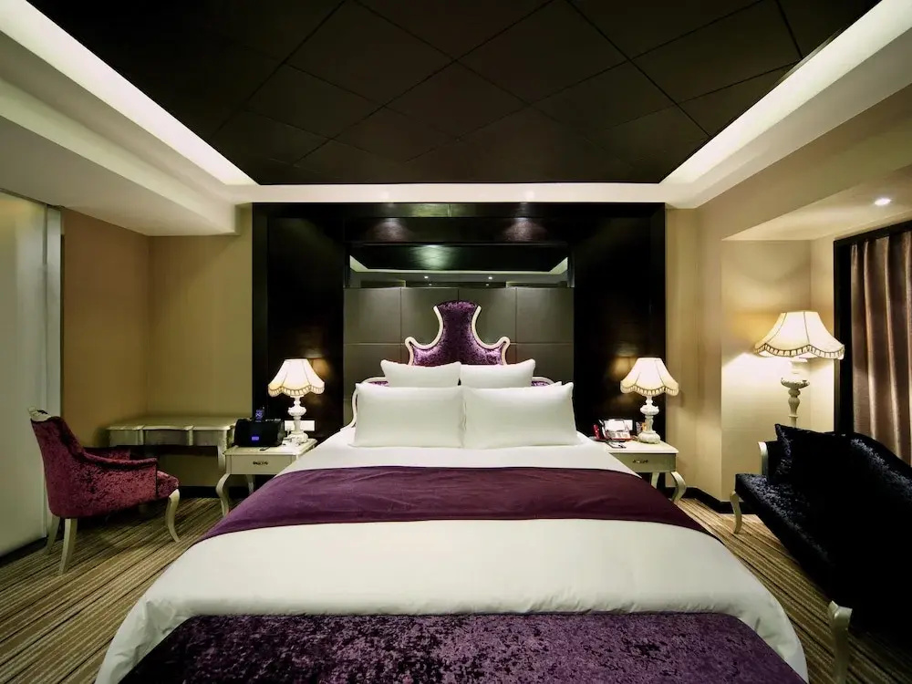 Presidential Suite