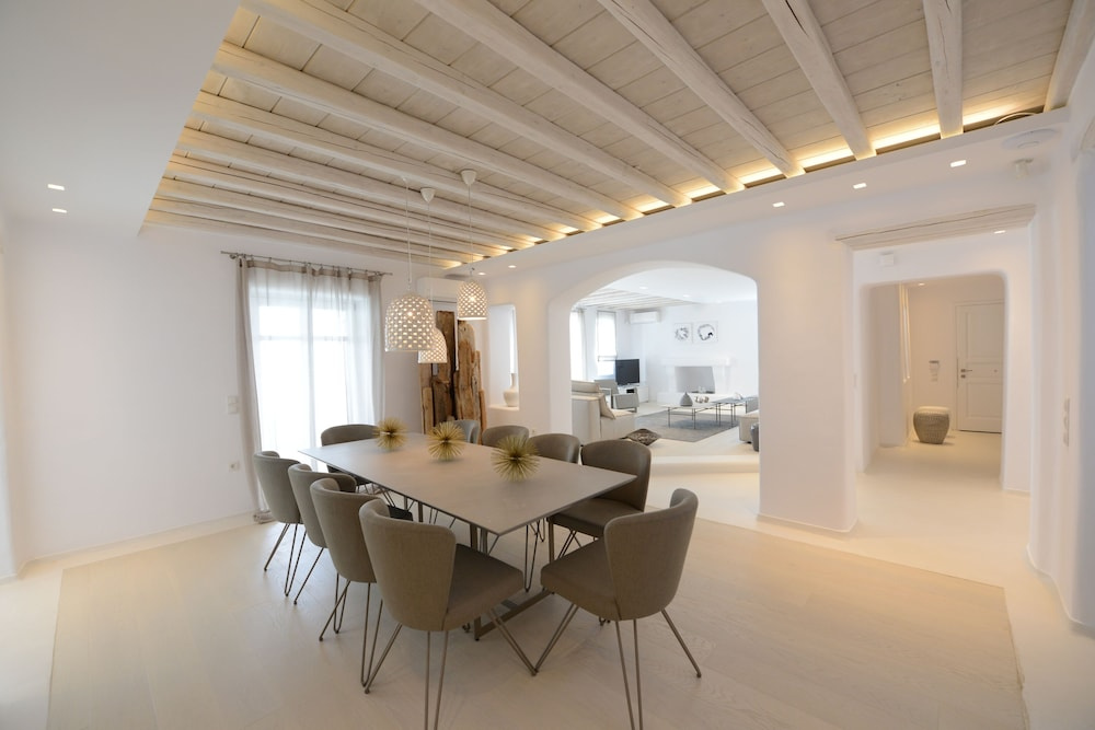 Villa Zircon