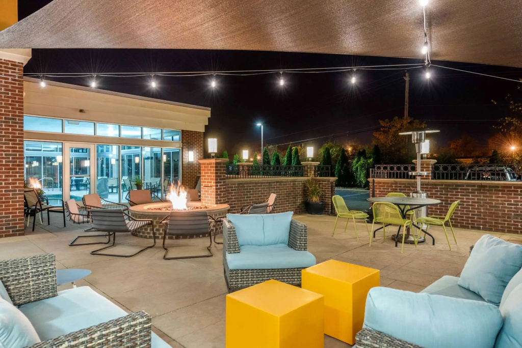 Lobby & Reception