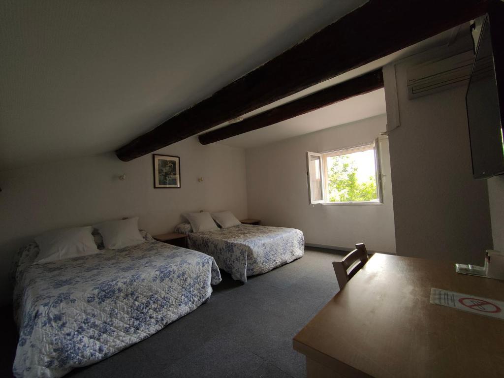 Will's Hotel Narbonne by null
