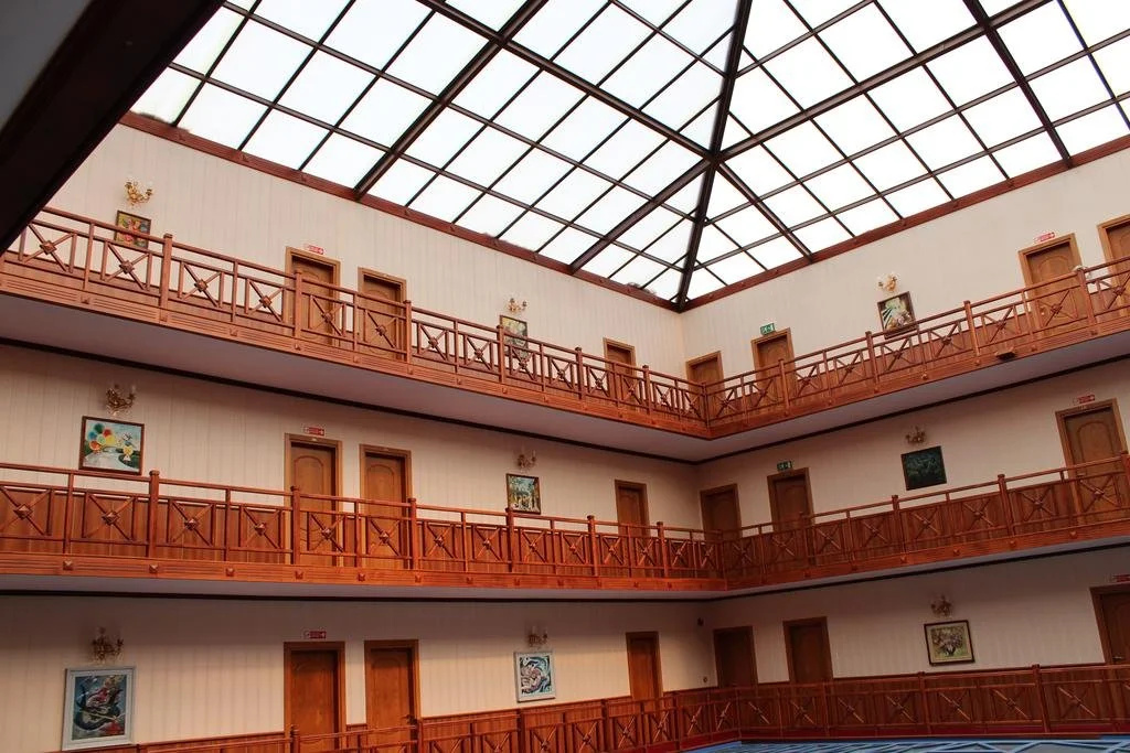 Dr Kushan Hotel