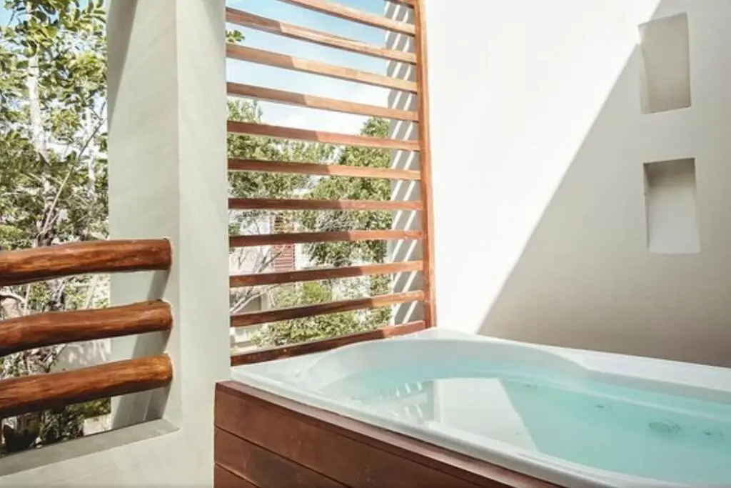 Beautiful Villa with Private Jacuzzi in Aldea Zama
