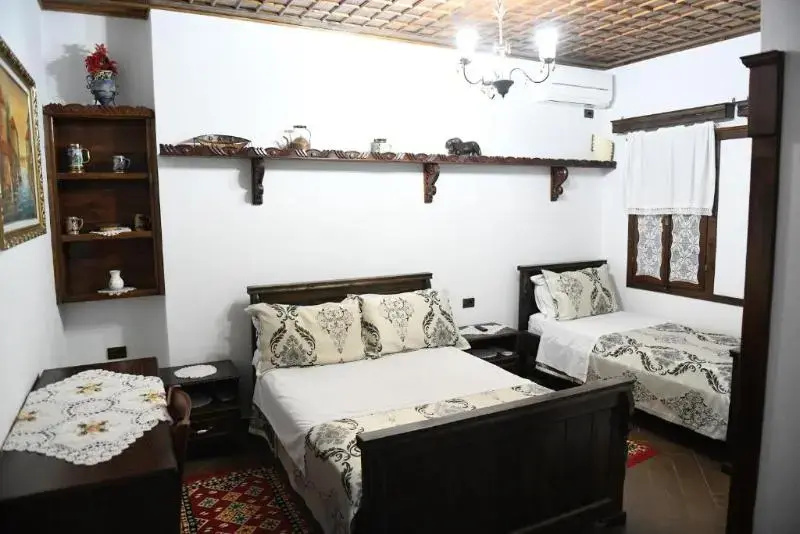 Standard Triple Basement room with balcony