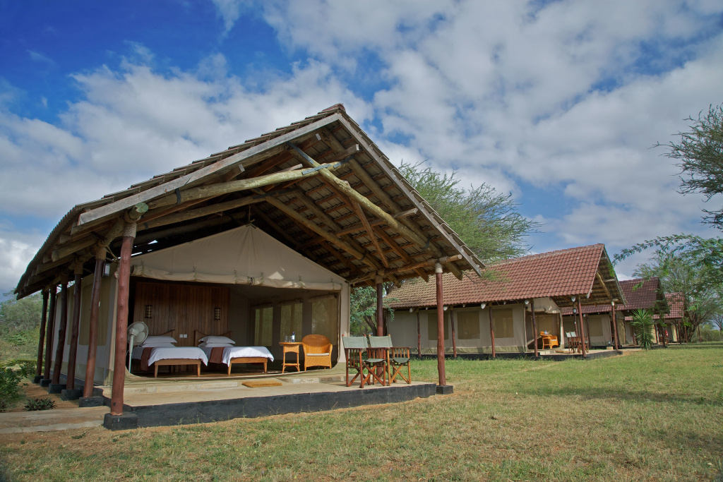 Tent (twin beds)