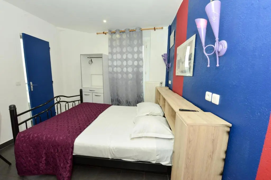 Standard Double room (full double bed)