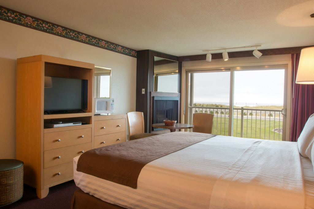 Hi-Tide Oceanfront Inn — 5